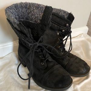 Combat boots
